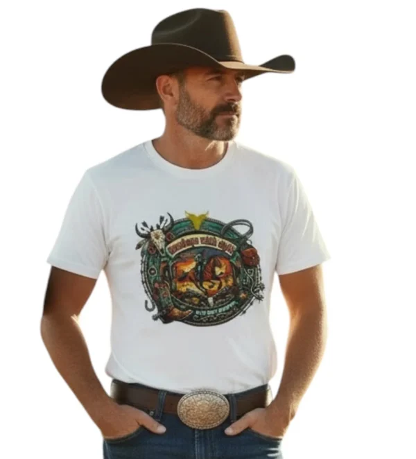 playera wild west vaquero Hombre apuesto que viste Sombrero y playera vaquera manga corta Color blanco Con estampado de motivos vaqueros