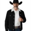 elegante vaquero vistiendo la chamarra negra Chamarra Western con Borrega