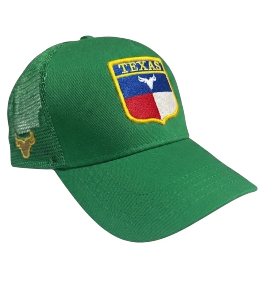 gorra color verde pasto con logo bordado del escudo de texas