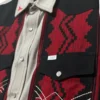 vista en close up de la parte frontal de la camisa