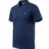 playera vaquera tipo polo azul marino, manga corta con discretos bordados de la marca