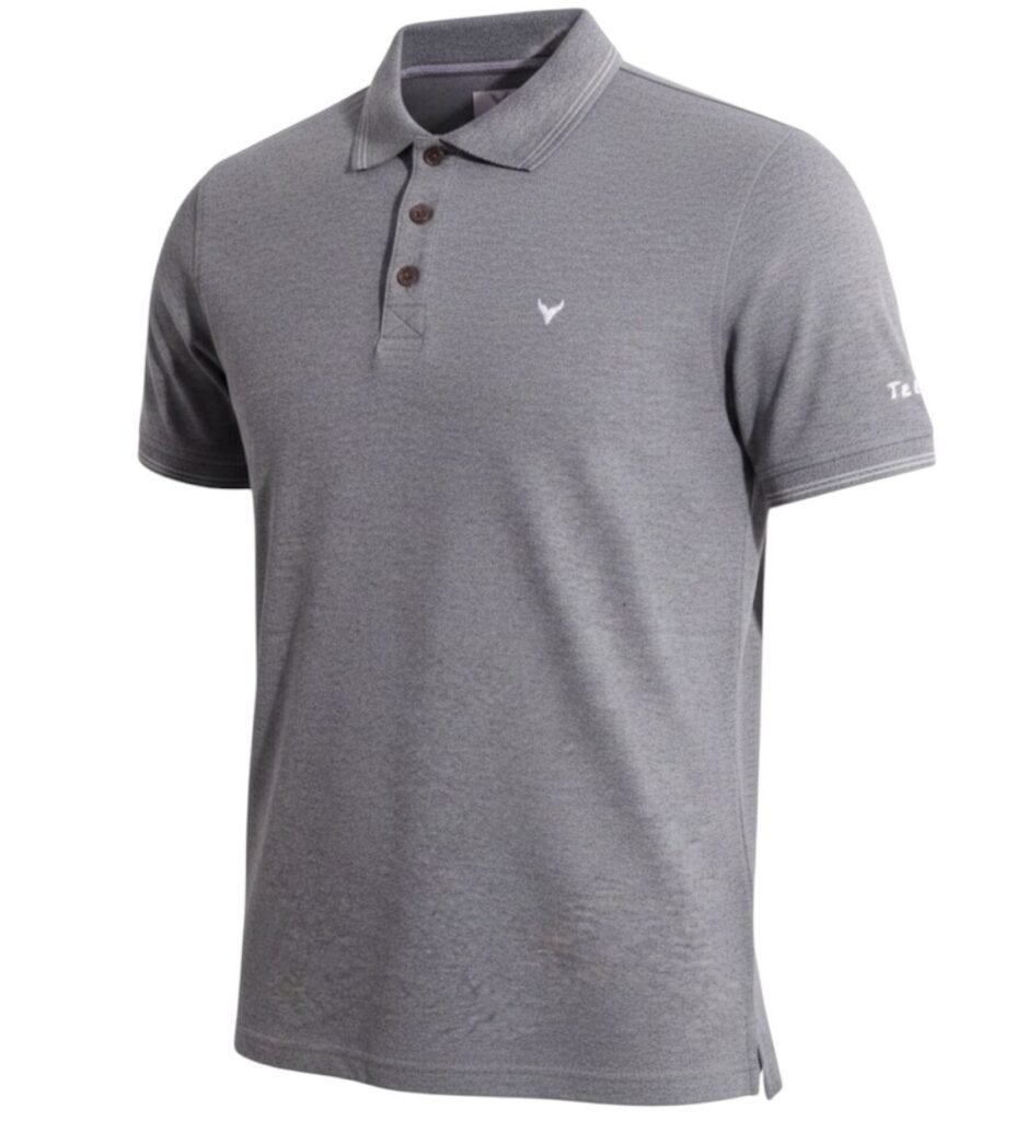 playera western tipo polo, manga corta, color gris claro.
