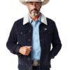 un vaquero vistiendo la chamarra Chamarra Western Hombre