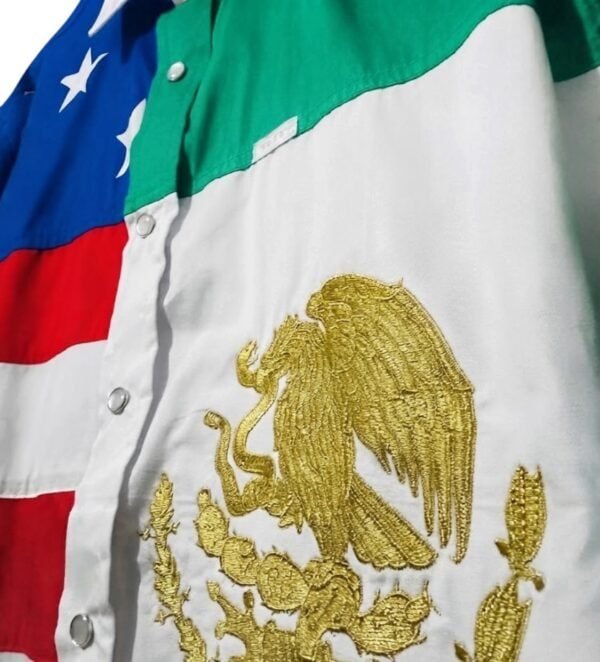 vista delantera que muestra detalles de la camisa Camisa Mex-USA Rodeo