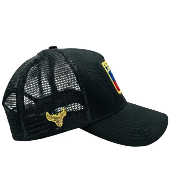 vista lateral gorra negra texas